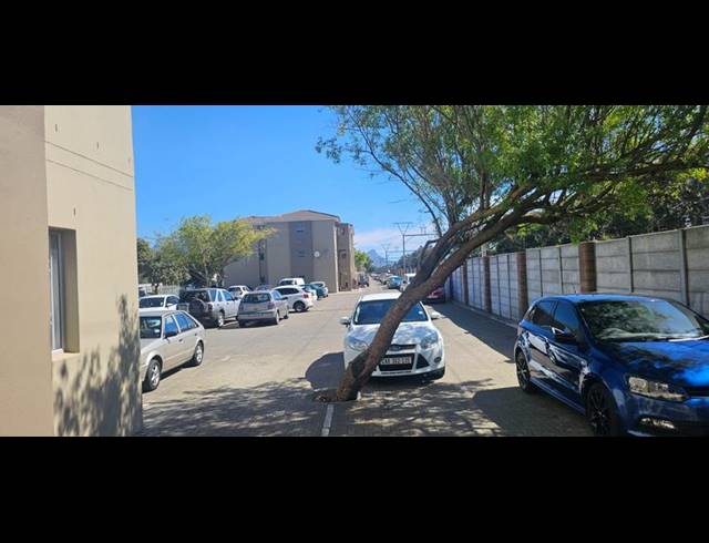 2 BEDROOM APARTMENT FOR SALE IN THORNTON